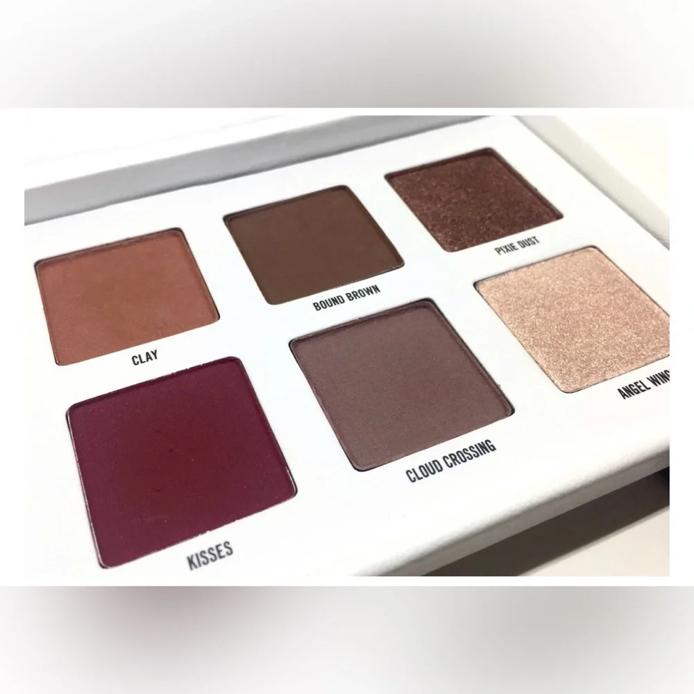 Moschino + Sephora Shopping Bag Eyeshadow Palette